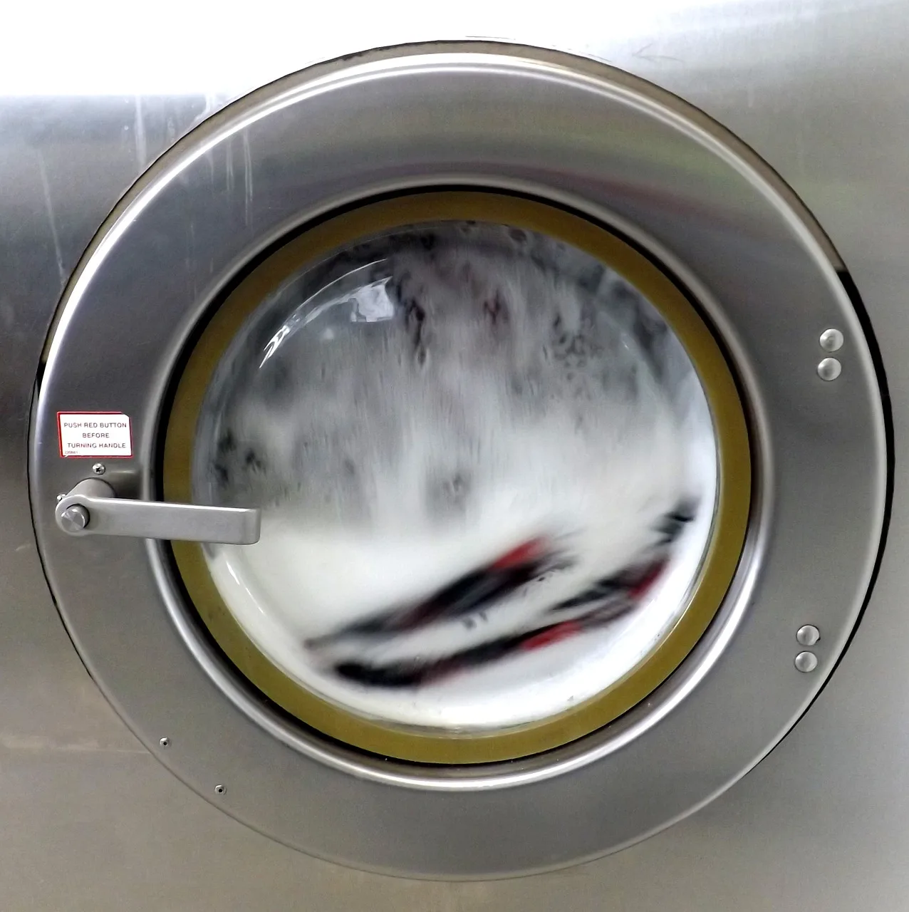 laundromat, washing machine, soap-1567859.jpg